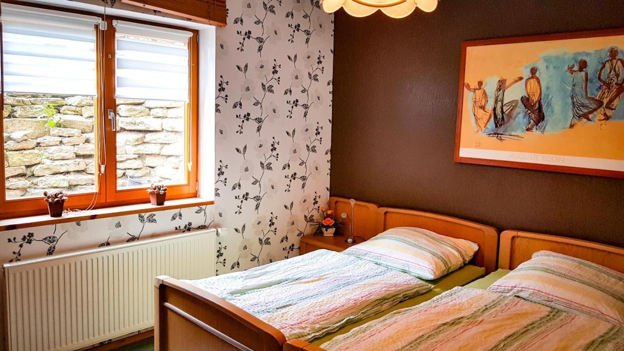 Ferienwohnung Reuscher, Trier-Newel エクステリア 写真